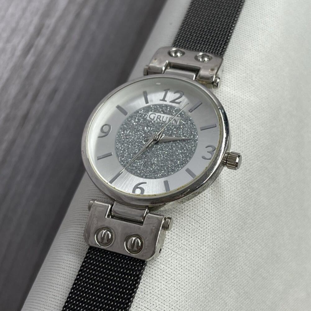 Gruen Wrist Watch Silver Dial Black Mesh Band Glitter 90s Womens Classic Dress